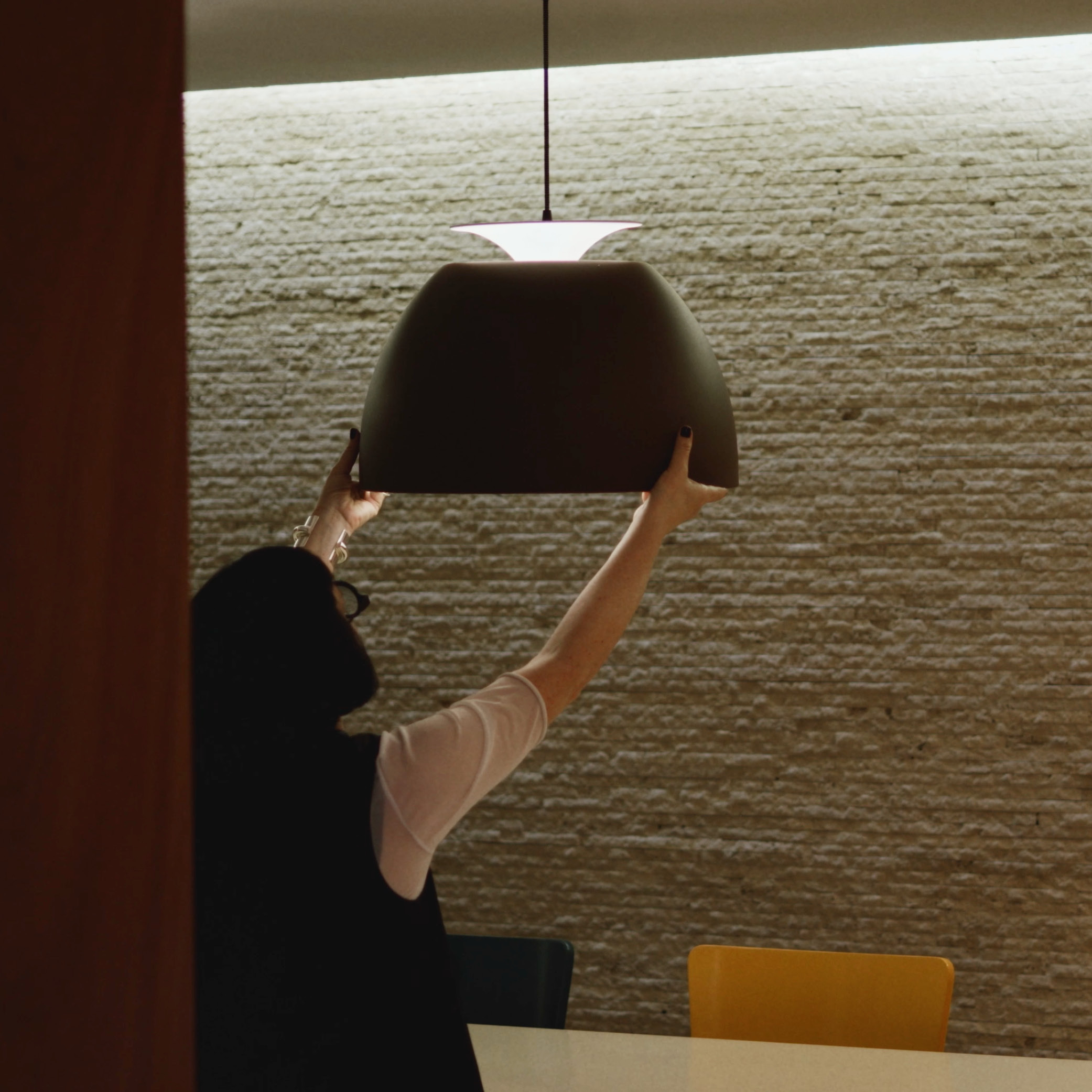 luminária bossa, por fernando prado para lumini, bossa 20 anos