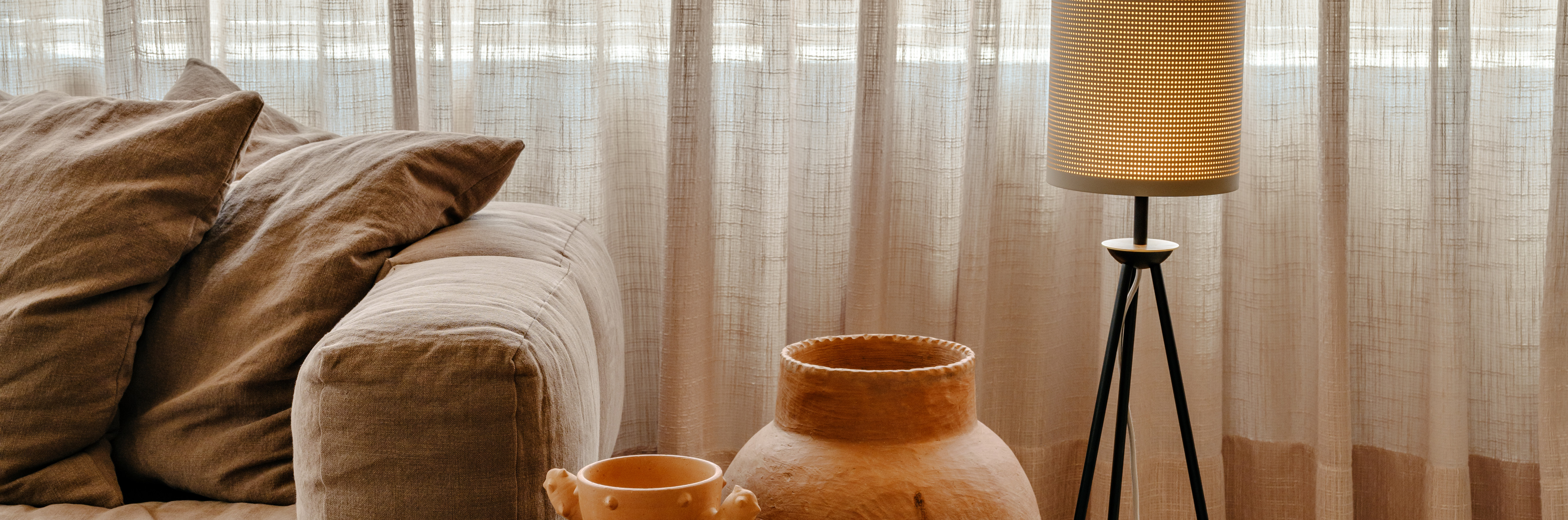 luminária de piso aurora, de felipe hess para lumini