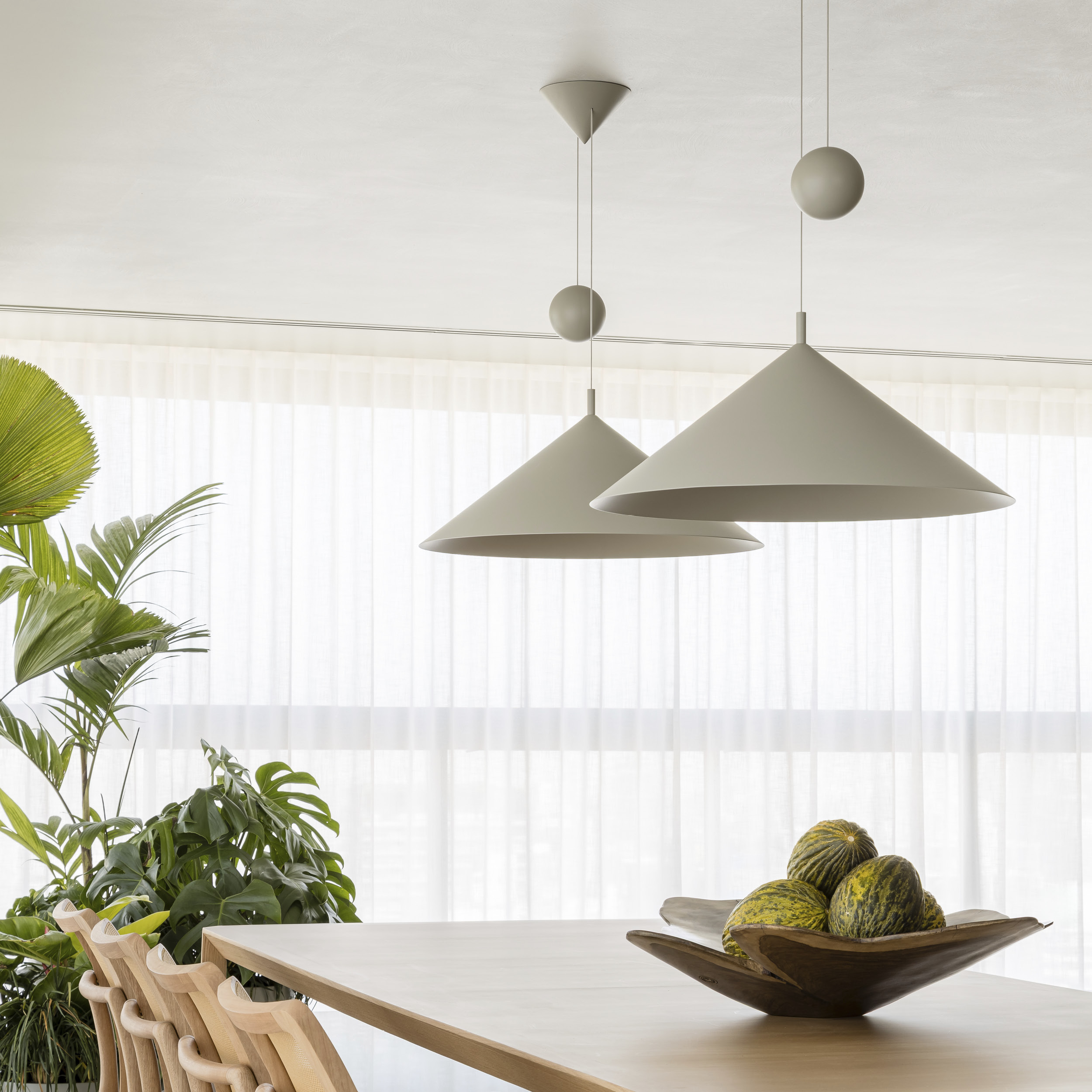 luminária pendente e-cone, por carolina maluhy para lumini